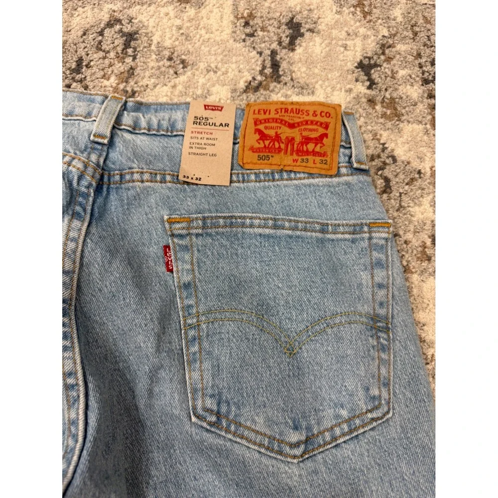 Levis 505 Regular Fit Stretch Jeans Mens 33x32 Light Wash Blue Straight Leg NEW
